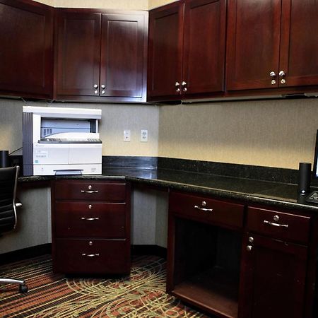Hampton Inn Milan Экстерьер фото