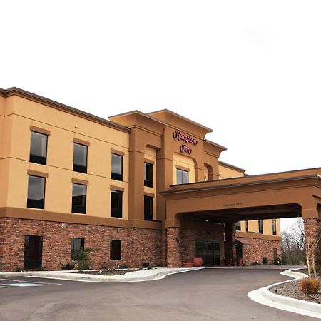 Hampton Inn Milan Экстерьер фото