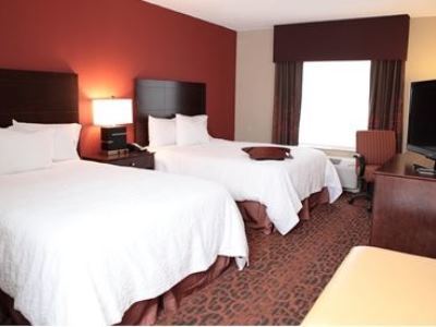 Hampton Inn Milan Экстерьер фото