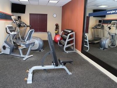 Hampton Inn Milan Экстерьер фото